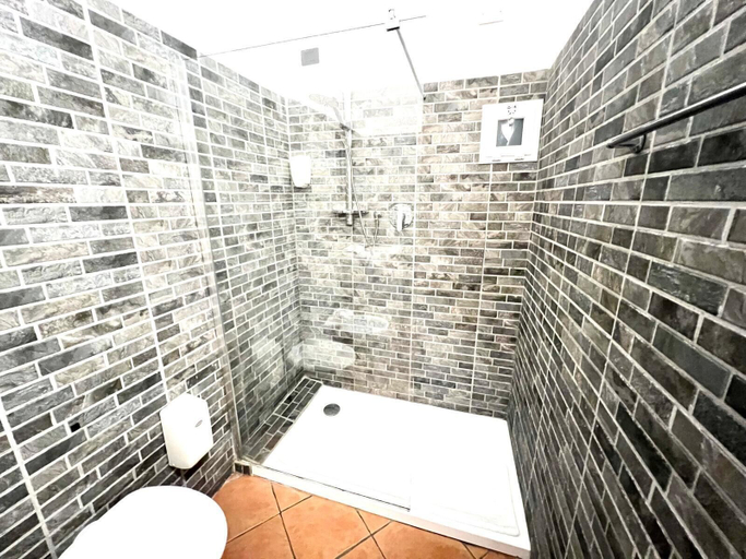 Bathroom 4
