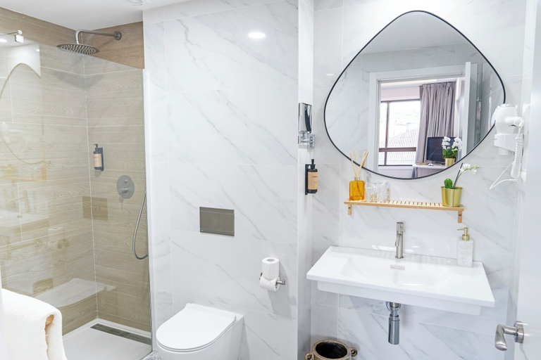 Bathroom 5, Hotel Faranda Los Tilos, Ascend Hotel Collection, A Coruña