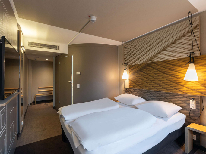 Bedroom 16