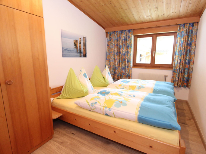 Bedroom 3, Apartment in Viehhofen Near Ski Lifts, Zell am See