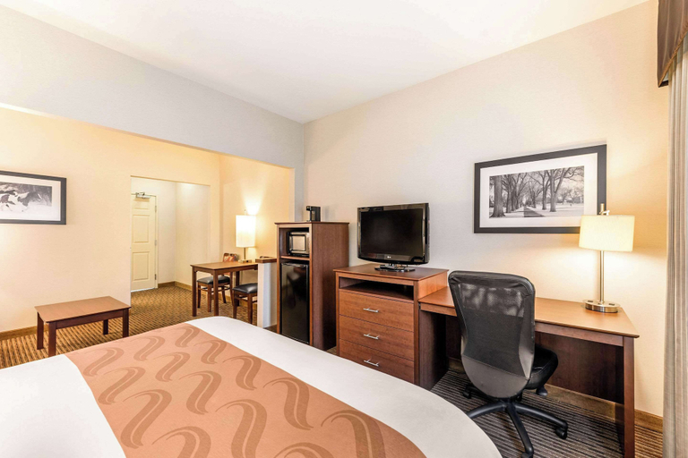 Bedroom 2, Quality Inn & Suites University Fort Collins, Larimer