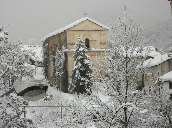 Exterior 1