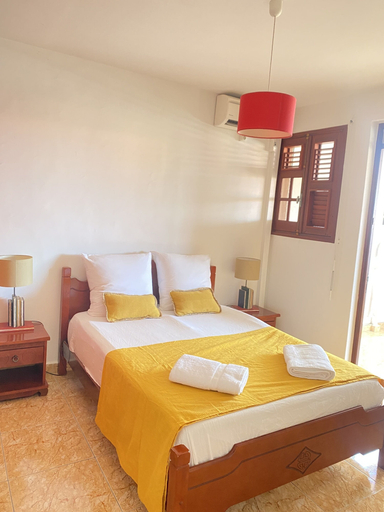 Bedroom 2, Hibiscus, Saint-Louis