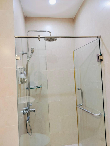 Bathroom 7