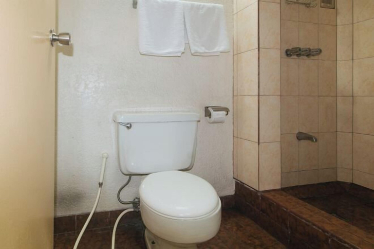 Bathroom 16
