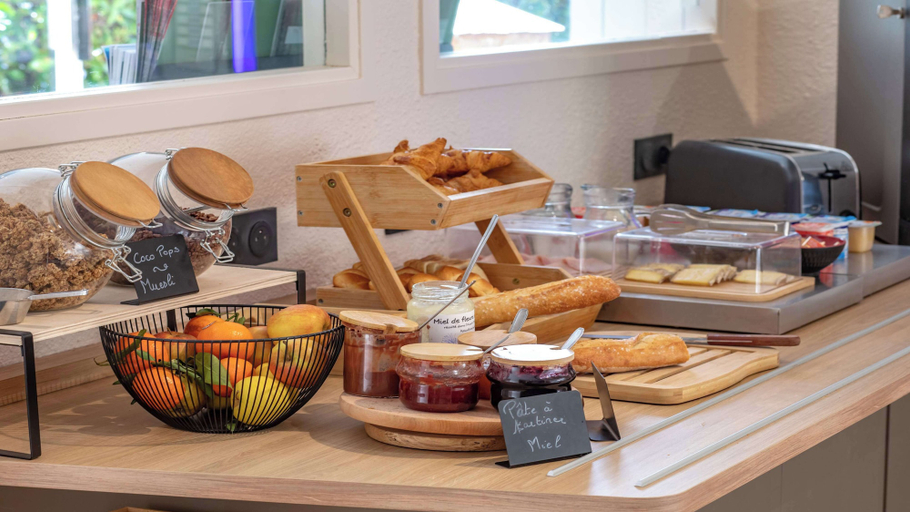 Food & Drinks 5, Premiere Classe Annecy Cran-Gevrier, Haute-Savoie