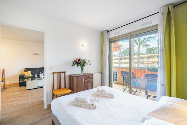 Bedroom 3, Hello Côte d'Azur - Spacious apartments at a 5 min walk from the beach, Alpes-Maritimes