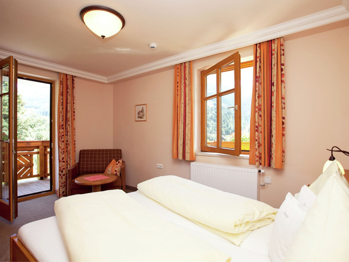 Bedroom 3, Apartment in Kleinarl Near Ski Slopes, Sankt Johann im Pongau