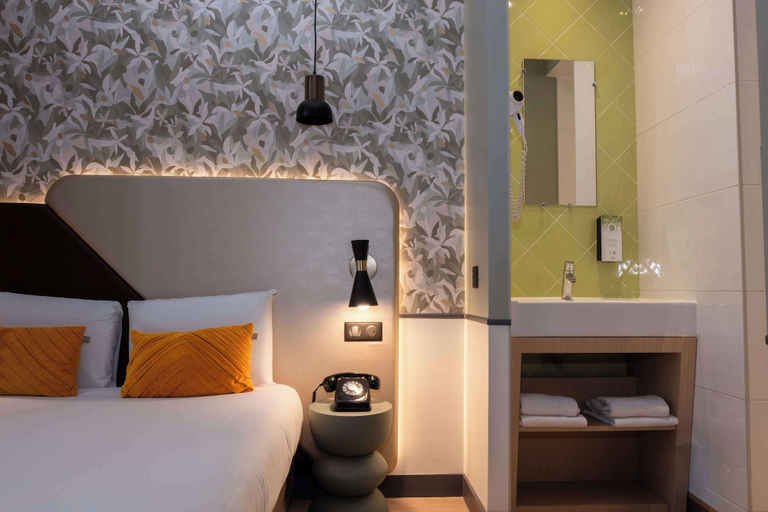 Bedroom 3, Hotel Kyriad Paris 10 Canal Saint Martin, Paris
