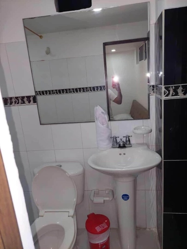 Bathroom 4, Hotel Bayadera Real, Medellín