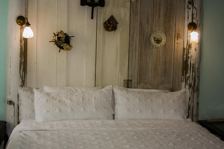 Others 5, Bed & Breakfast private room and bath, Cass