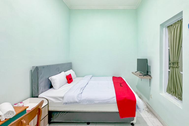 RedDoorz near Kedungmundu Semarang, Semarang