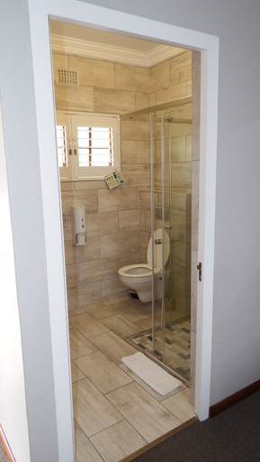 Bathroom 3, On The Estuary, Eden