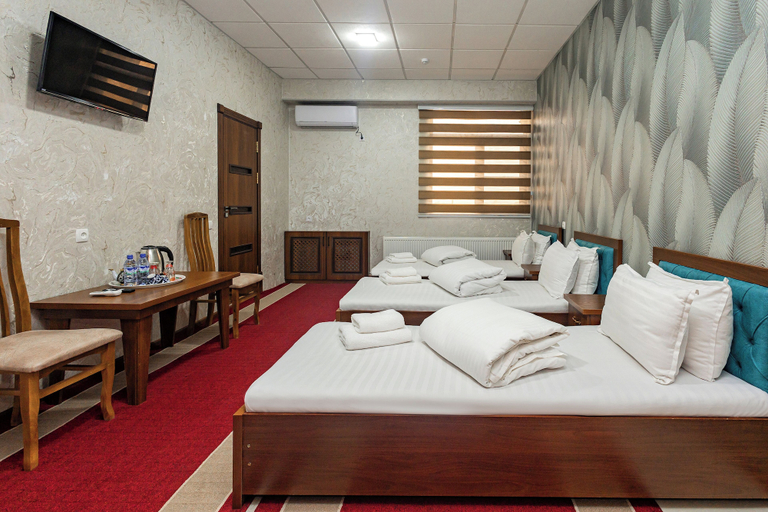 Bedroom 2, Hotel Shodlik, Jomboy