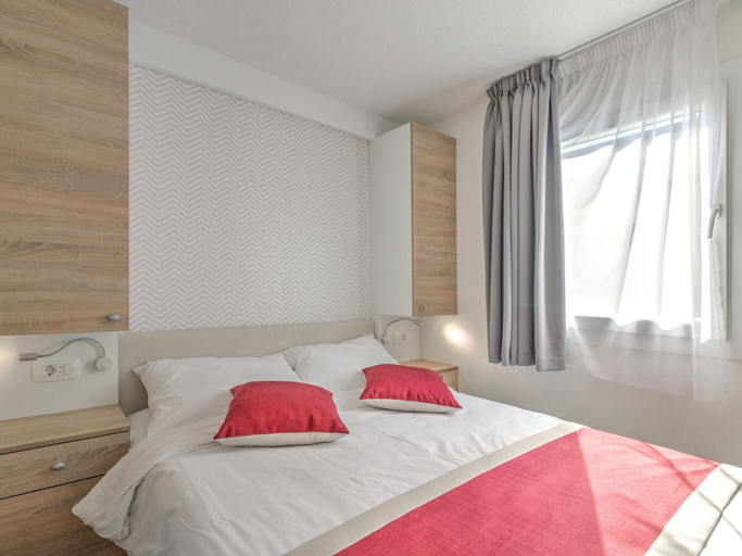 Bedroom 2, Mobile Home in Banjole Near Beach, Medulin