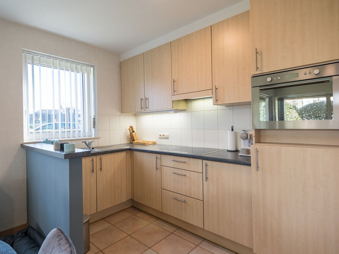 Private kitchen 4, Ground Floor Apartment With Large Garden, West-Vlaanderen