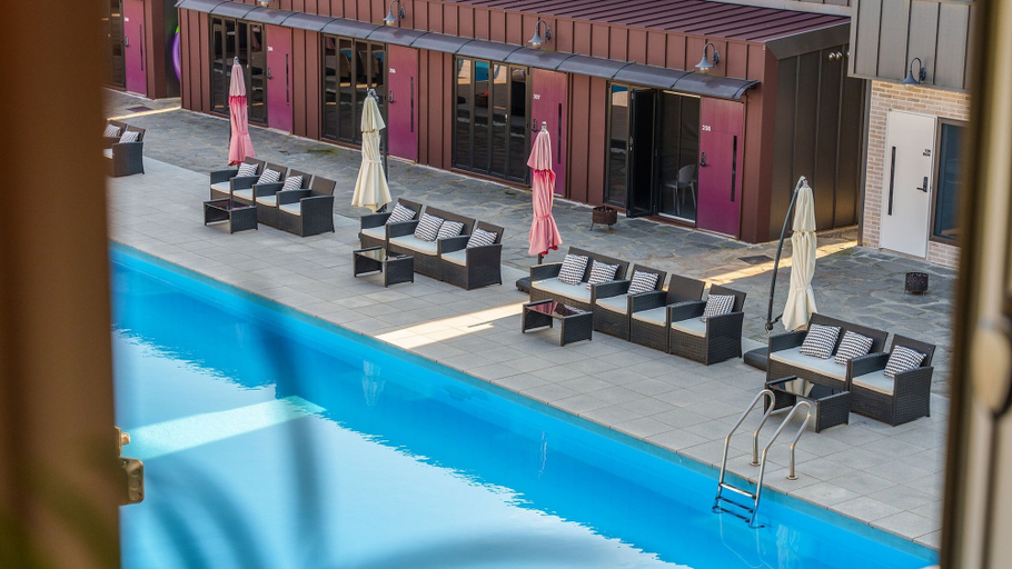Swimming Pool 21