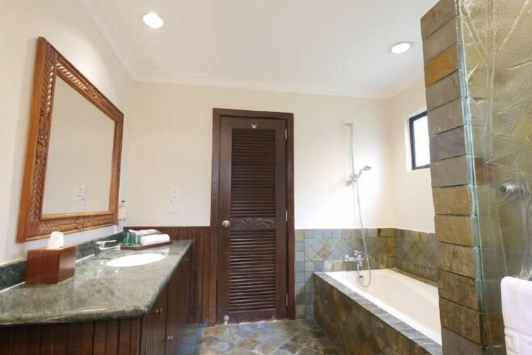 Bathroom 12