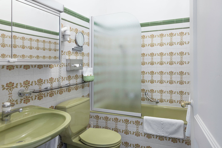 Bathroom 4, Hotel Victoria, Pays-d'Enhaut
