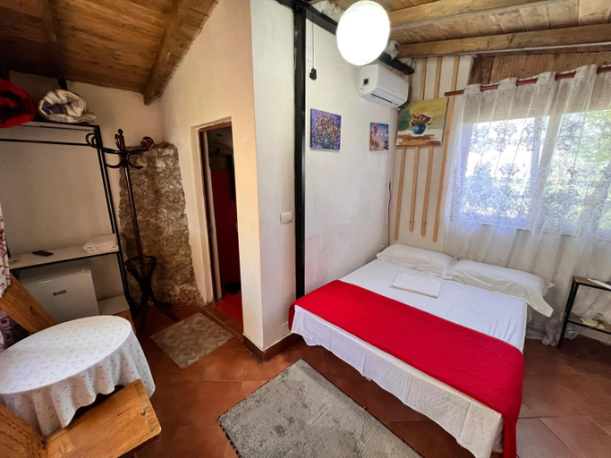 Bedroom 2, Rooms Merlika -Inside the Castle-, Krujës