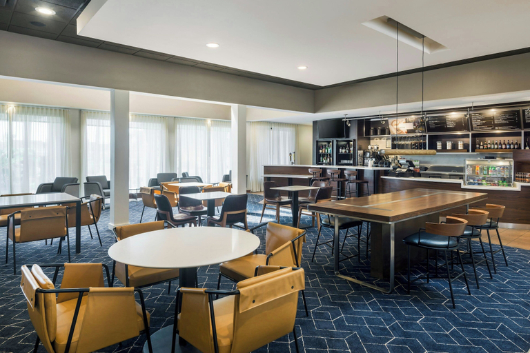 Food & Drinks 4, Courtyard Phoenix North by Marriott, Maricopa