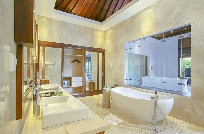 Bathroom 19
