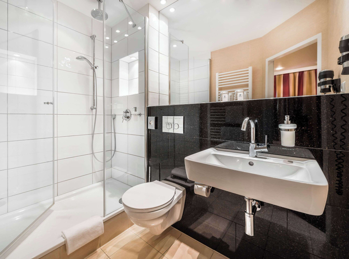 Bathroom 4, Best Western Raphael Hotel Altona, Hamburg