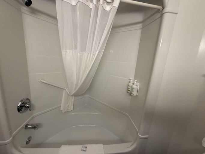 Bathroom 4, Days Inn by Wyndham Stony Plain, Division No. 11