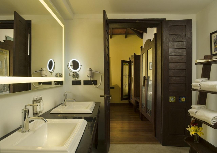 Bathroom 7
