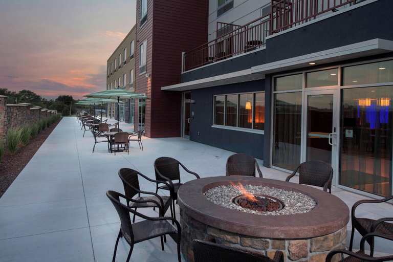Exterior & Views 2, Fairfield Inn & Suites by Marriott Scottsbluff, Scotts Bluff
