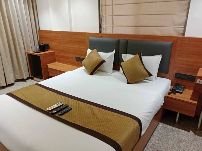 Bedroom 5, Hotel Sai Kamal, Ahmadnagar