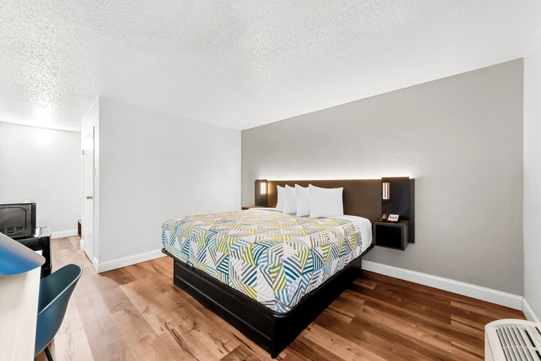 Bedroom 3, Motel 6 Port Lavaca, TX, Calhoun