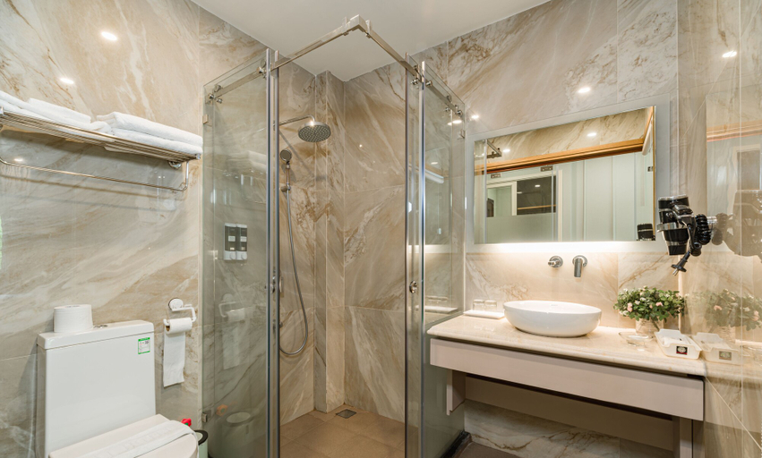 Bathroom 5, Bali hotel, District 7
