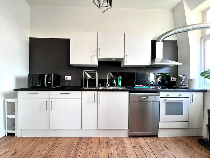 Others 5, Spacious Family Apartment Midi, Bruxelles
