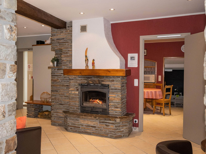 Others 5, Holiday Home with Sauna, Garden, Terrace, BBQ & Fireplace, Liège