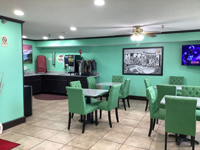 Super 8 by Wyndham Riverside/Kansas City, Jackson