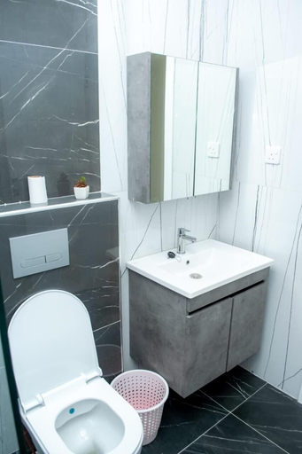 Bathroom 2, Lux Suites Aqua Gardens Nyali, Nyali
