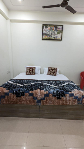 Bedroom 2, Kartik Homestay with Kitchen at Vrindavan , Mathura