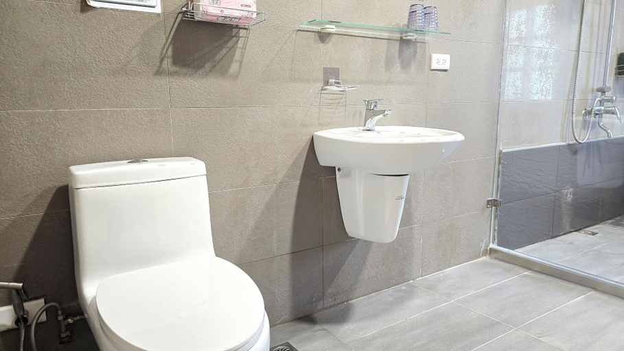 Bathroom 3, Super Cheap1 Homestay, Yilan