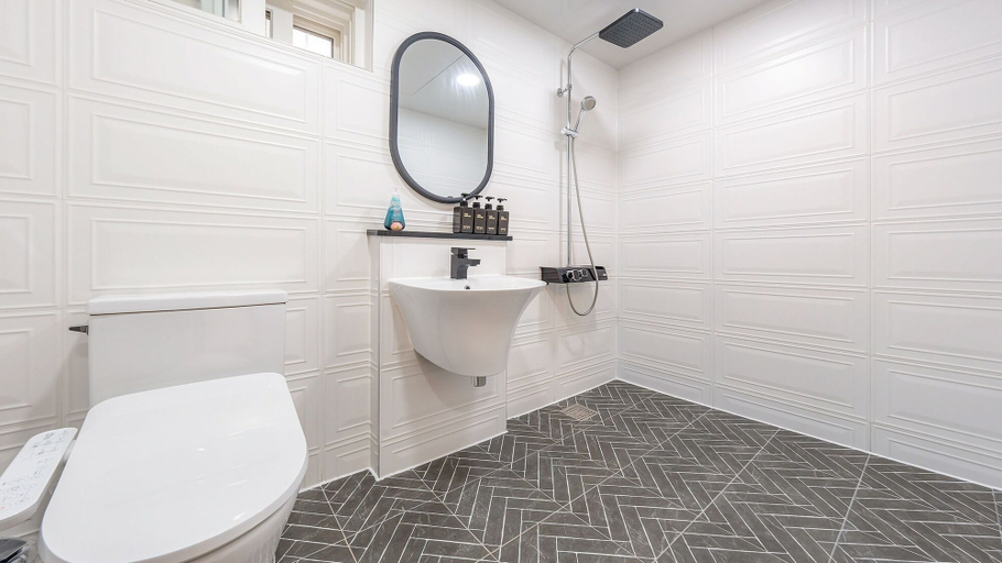 Bathroom 4