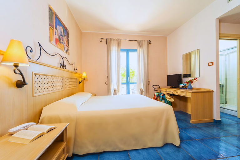 Bedroom 3, Hotel Ipomea Club, Vibo Valentia