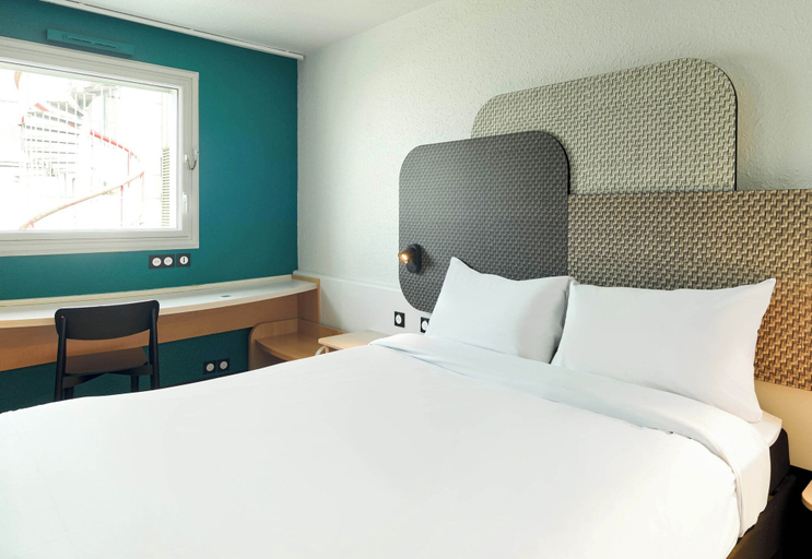Bedroom 3, B&B HOTEL Versailles Le Chesnay, Yvelines