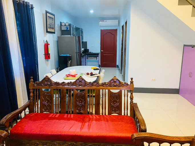 Others 4, B1 - Spacious 3BR House w/ Netflix, WiFi, Parking, Cagayan de Oro City