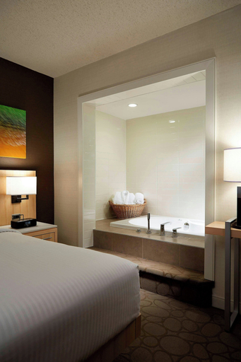 Bedroom 3, Delta Hotels Prince Edward by Marriott, Queens