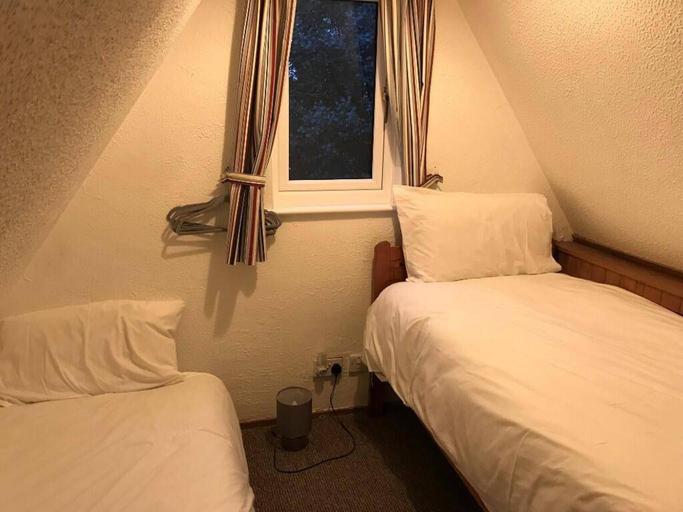 Bedroom 2, Coastal Chalet - Sleeps 6 - Pool - Parking, Kent