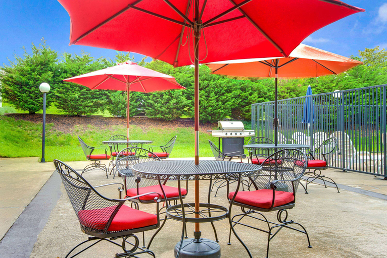 Food & Drinks 5, Days Inn by Wyndham Towson, Baltimore