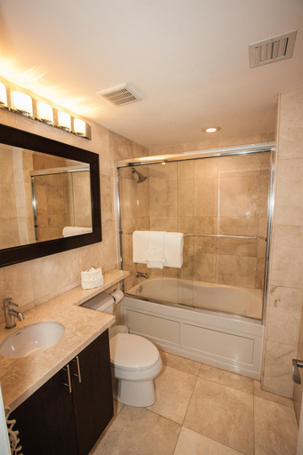 Bathroom 4, Fortune House, Miami-Dade