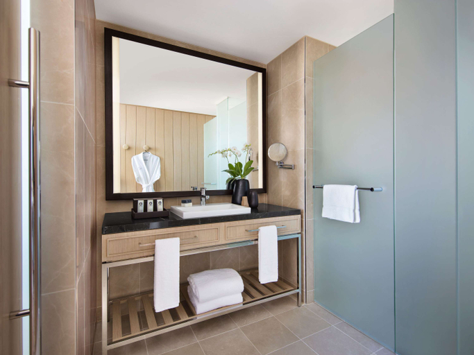 Bathroom 19