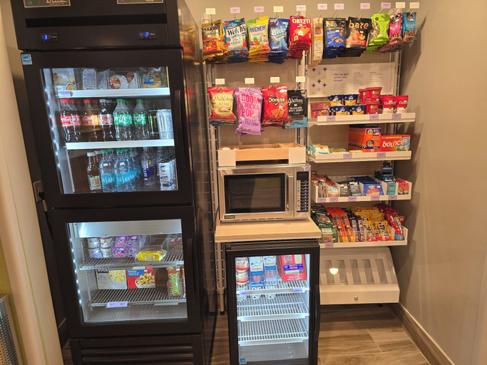 Food & Drinks 5, Spark by Hilton Selma, Bexar