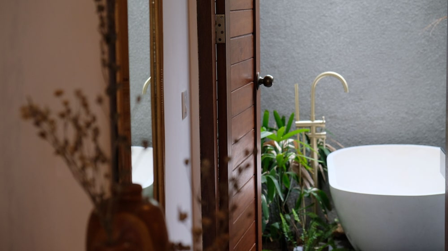 Bathroom 4, Porter Lombok Hotel, Lombok